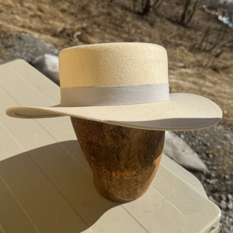Spansk hatt krem hvit