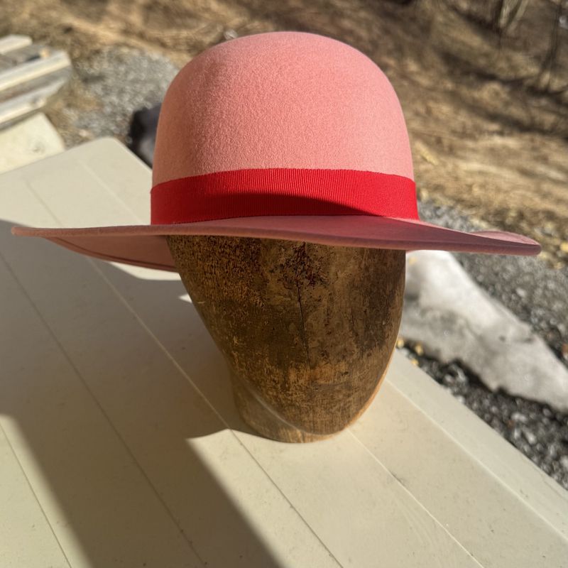 Rund pull hatt rosa