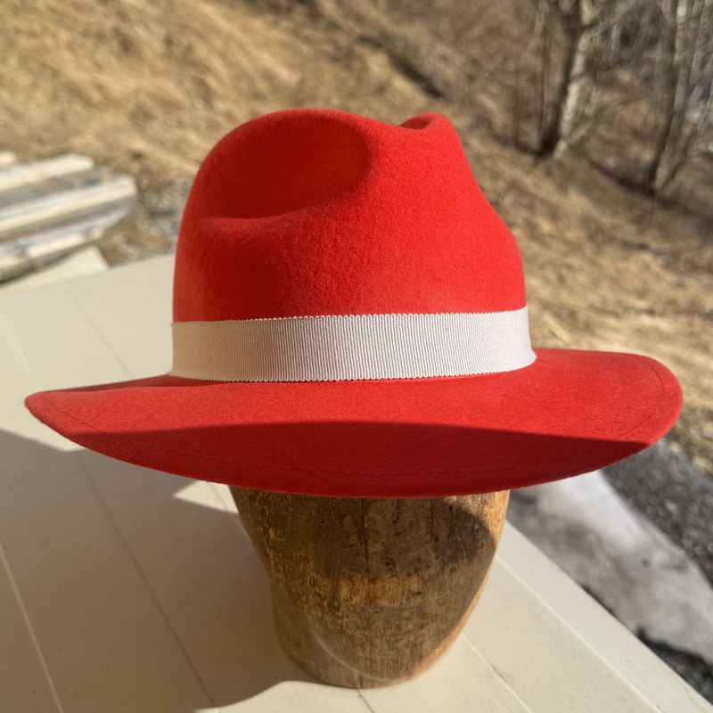 Bogart hatt rød